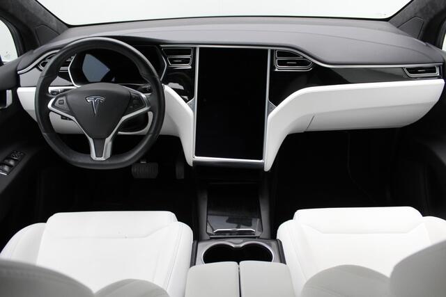 Tesla Model X 90D Base 2017 | Autopilot | INCL. BTW | Lederen Bekleding | LED | Navigatie | Panoramische Voorruit | Cruise Control | Airco | Keyless | Boekjes