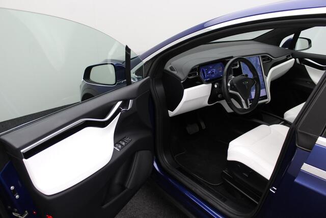 Tesla Model X 90D Base 2017 | Autopilot | INCL. BTW | Lederen Bekleding | LED | Navigatie | Panoramische Voorruit | Cruise Control | Airco | Keyless | Boekjes