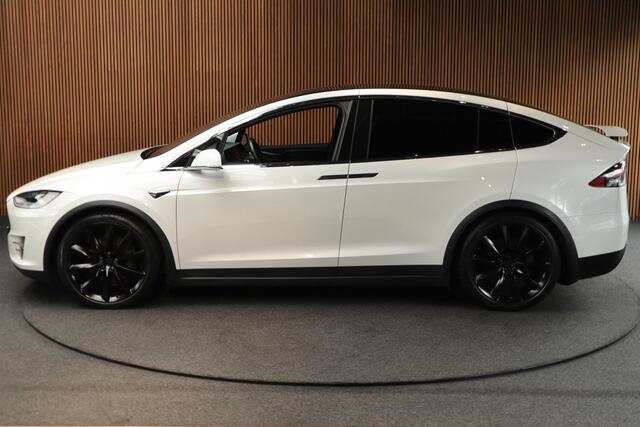 Tesla Model X Dual Motor AWD 7p. 100 kWh Autopilot Leer Navi ACC 360º Stoelverwarming voor & achter Memory Alcantara hemel Climate voor en achter PDC Softclose Afneembare trekhaak 22 inch LM velgen BTW auto