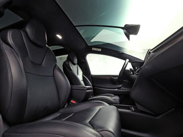 Tesla Model X 100D 7 Persoons 417Pk (AUTOPILOT, LUCHTVERING, STUUR/STOELVERWARMING, CAMERA, ADAPTIVE CRUISE, KEYLESS ENTRY, NIEUWSTAAT)