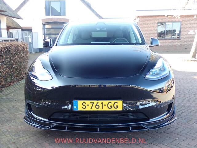 Tesla Model Y PERFORMANCE ! BODYKIT ! HUD / 22-INCH / AUTOPILOT