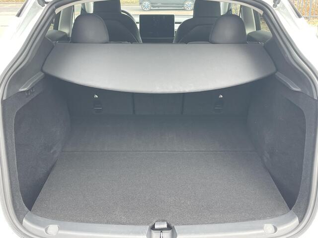 Tesla Model Y 78 kwh Long Range VAN ¤41.900,- VOOR ¤38.877,- UW LENTEVOORDEEL ¤3.023,- | TESLA GARANTIE T/M 12-2026