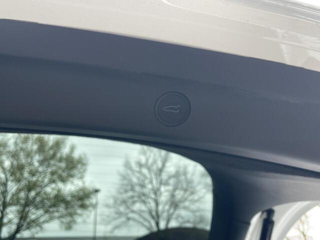 Tesla Model Y 78 kwh Long Range VAN ¤41.900,- VOOR ¤38.877,- UW LENTEVOORDEEL ¤3.023,- | TESLA GARANTIE T/M 12-2026