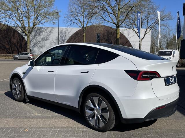 Tesla Model Y Long Range Dual AWD VAN ¤40.900,- VOOR ¤37.877,- UW LENTEVOORDEEL ¤3.023,- | AFNEEMBARE TREKHAAK