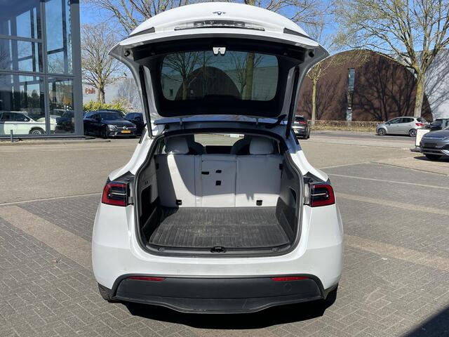 Tesla Model Y Long Range Dual AWD VAN ¤40.900,- VOOR ¤37.877,- UW LENTEVOORDEEL ¤3.023,- | AFNEEMBARE TREKHAAK