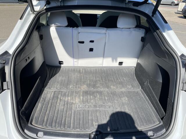 Tesla Model Y Long Range Dual AWD VAN ¤40.900,- VOOR ¤37.877,- UW LENTEVOORDEEL ¤3.023,- | AFNEEMBARE TREKHAAK