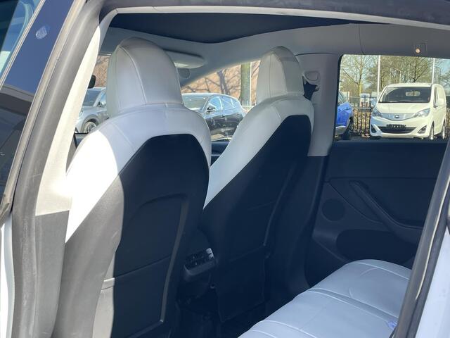 Tesla Model Y Long Range Dual AWD VAN ¤40.900,- VOOR ¤37.877,- UW LENTEVOORDEEL ¤3.023,- | AFNEEMBARE TREKHAAK