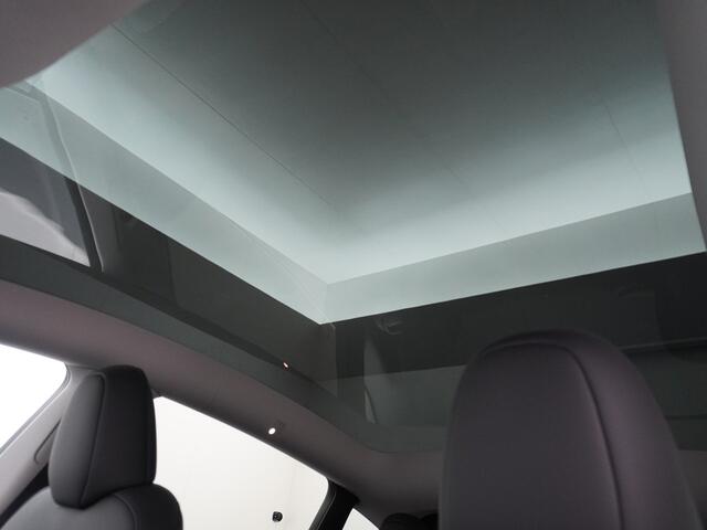 Tesla Model Y RWD 60kWh LFP 300PK Warmtepomp FSD-Computer 3 Auto-Pilot Sleutel-loos(via-GSM) Leder Premium Audio Camera's Panormadak Adap.Cruise Lmv 19" Navi Ecc Stoel+Bank+Stuurverwarmd+Elektr.Verst.+Geh. Park-Assist RWD Elektr. Acht.klep WiFi Priv.Glass AEB ASR ESP I