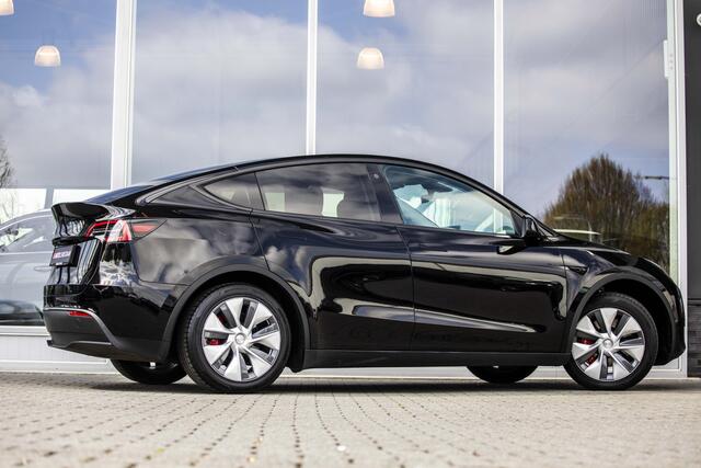 Tesla Model Y RWD 58 kWh | Auto Pilot | Stoelv. |