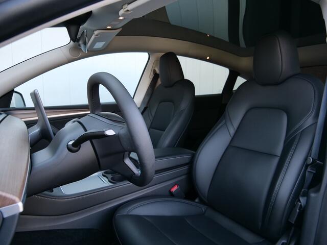 Tesla Model Y Long Range AWD 75 kWh 351pk AUTOMAAT AutoPilot 3.0 / Matrix LED / Leder / 20inch