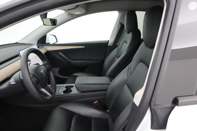 Tesla Model Y Long Range AWD 75 kWh | Incl. BTW | Panoramadak | Vol-Leder | Auto-Pilot | 20 Inch | 360° Camera