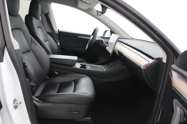 Tesla Model Y Long Range AWD 75 kWh | Incl. BTW | Panoramadak | Vol-Leder | Auto-Pilot | 20 Inch | 360° Camera