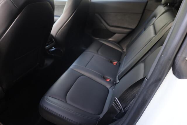 Tesla Model Y RWD 58 kWh PANO AUTOPILOT STANDAARD PREMIUM-CONNECTIVITY 20"LMV LEER SFEERVERLICHTING STOELVERWARMING ELEK.LAADKLEP NAP ENZ.
