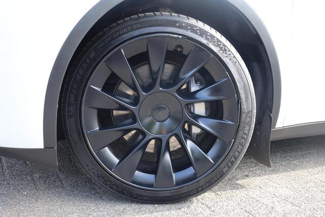 Tesla Model Y RWD 58 kWh PANO AUTOPILOT STANDAARD PREMIUM-CONNECTIVITY 20"LMV LEER SFEERVERLICHTING STOELVERWARMING ELEK.LAADKLEP NAP ENZ.