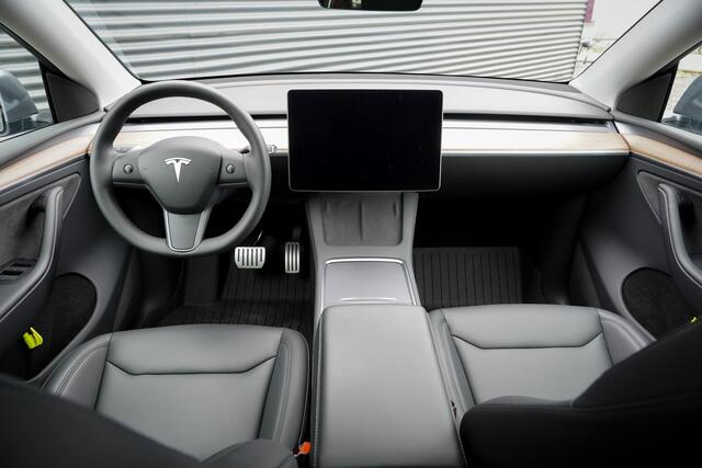 Tesla Model Y Performance AWD / 515 PK / Trekhaak / Marge / NL Auto / 1e Eig