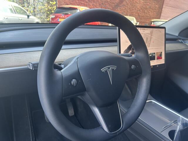 Tesla Model Y RWD 58 kWh // AUTOPILOT // CLIMA // LEDER // 360 CAMERA // NAVI // ELEK STOEL+MEM