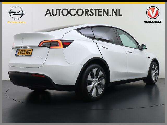 Tesla Model Y Long Range AWD 75kWh Warmtepomp Autopilot FSD-Computer 3 Leder Pano-dak Elektr.Stuur+Stoel+Verwarmd Navi Ecc Premium Audio Keyless Priv.Glass Camera's Elektr.AchterKlep Parkeer Assistent Sentry-Mode Privacyglas Bluetooth Dodehoek detector Connected servic