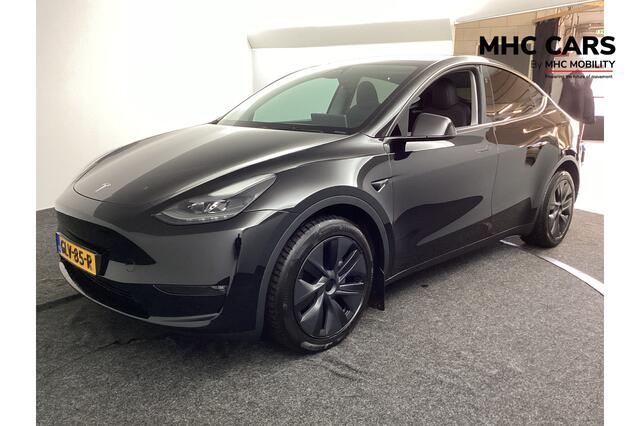 Tesla Model Y Long Range AWD 75 kWh | Trekhaak | Leder |* 27 t/m 31 dec eindejaarsshow!!