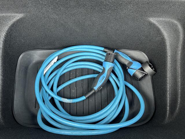 Tesla Model Y Long Range AWD 75 kWh VAN: ¤40.900,- VOOR: ¤38.770,- UW EINDEJAARSVOORDEEL: ¤2.130,- | AFN. TREKHAAK| RIJKLAARPRIJS INCL. TESLA GARANTIE t/m 08-2027/80.000km accu en aandrijflijn t/m 08-2031/192.000km| 20 INCH!| AUTOPILOT|