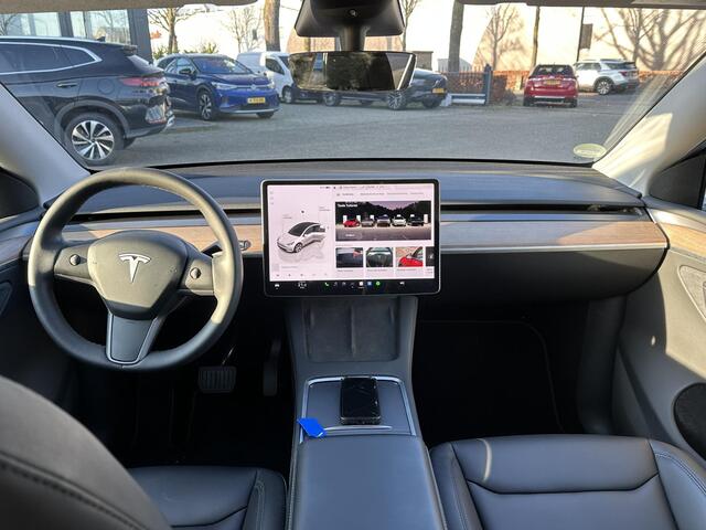 Tesla Model Y Long Range AWD 75 kWh | VAN: ¤39.900,- VOOR: ¤35.877,- UW EINDEJAARSVOORDEEL: ¤4.023,- | SOH 94% | ACCU PAKKET GARANTIE T/M 2031/160K KM | 12 MAANDEN BOVAG GARANTIE | VOOR & ACHTER STOELEN VERWARMD | STUURWIEL VERWARMD | PANO DAK | ELKT. ACHTERKLEP | STOE