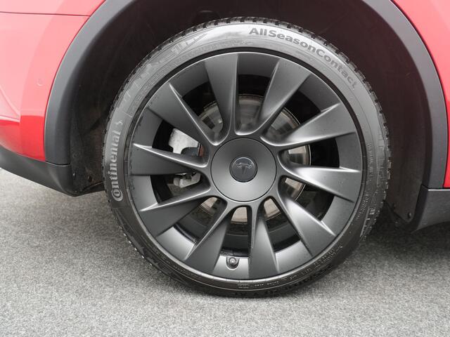 Tesla Model Y Long Range AWD 75 kWh - RIJKLAARPRIJS - All Seasonbanden - Rondomzicht Camera - Panoramadak - Stuur- en Stoelverwarming!