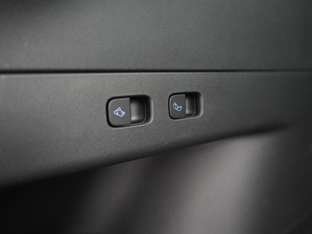 Tesla Model Y Long Range AWD 75 kWh - RIJKLAARPRIJS - All Seasonbanden - Rondomzicht Camera - Panoramadak - Stuur- en Stoelverwarming!