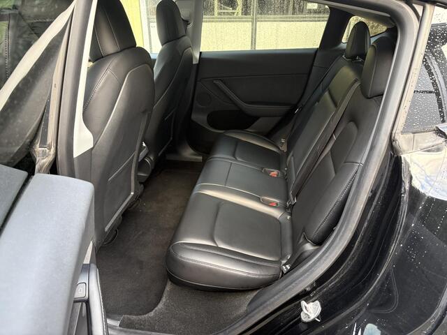 Tesla Model Y Long Range AWD 75 kWh SOH 84% | Navigatie | Leder | Stoelverwarming | FSD systeem