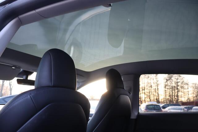Tesla Model Y Long Range AWD 75 kWh SOH 88,7%, Panoramadak, Autopilot computer 3.0, 360 Camera, Trekhaak, Warmtepomp