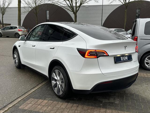 Tesla Model Y Long Range AWD 75 kWh SOH 96% | AUTOPILOT| TESLA GARANTIE OP DE HOOGVOLTACCU EN AANDRIJFLIJN TOT 2030 of 192.000KM | STOEL + STUURVERWARMING| ACHTERBANK VERWARMD