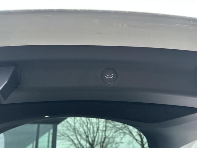 Tesla Model Y Long Range AWD 75 kWh SOH 96% | AUTOPILOT| TESLA GARANTIE OP DE HOOGVOLTACCU EN AANDRIJFLIJN TOT 2030 of 192.000KM | STOEL + STUURVERWARMING| ACHTERBANK VERWARMD