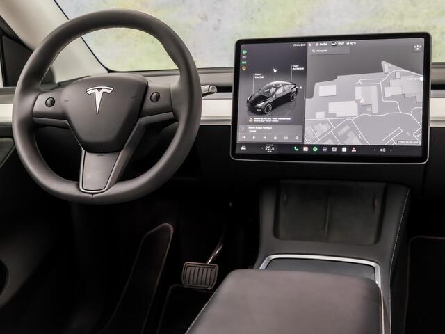Tesla Model Y RWD 58 kWh Black Edition 347Pk (AUTOPILOT, TREKHAAK, FULL SELF DRIVING COMPUTER 3, PREMIUM AUDIO, WIT LEER, PANORAMADAK, WARMTEPOMP, STUUR/STOEL VERWARMING, NIEUWSTAAT)
