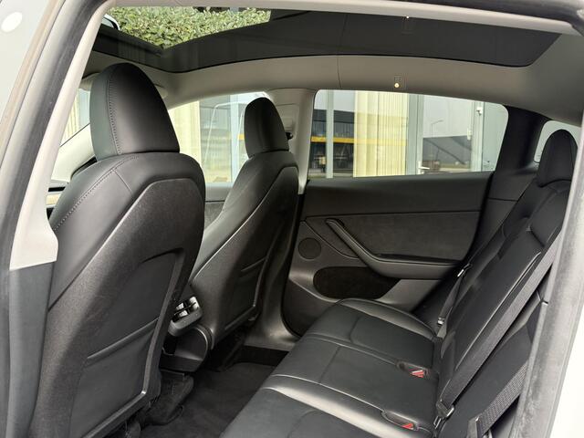 Tesla Model Y RWD Panoramadak/ Autopilot/ SOH 95%