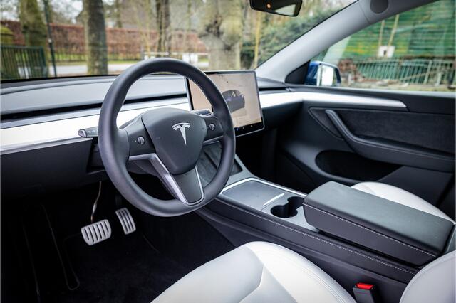 Tesla Model Y Performance AWD 75 kWh Premium Interieur