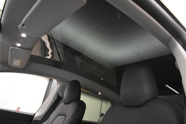 Tesla Model Y Long Range AWD 75 kWh 351Pk LPF Accu Trekhaak EL aKlep Pano Leder Camera