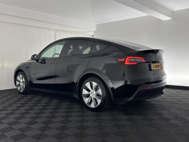 Tesla Model Y RWD 58 kWh [ 3-Fase ] {SOH-93%} (INCL.BTW) Aut. *PANO | AUTO-PILOT | LEATHER | NAVI-FULLMAP | MATRIX-LED | KEYLESS | CAMERA | DAB+ | HEATED-COMFORTSEATS | PRIVACYGLASS | TOPVIEW | 19''ALU*