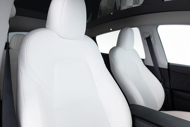 Tesla Model Y RWD 58 kWh | PANORAMADAK | LEDER