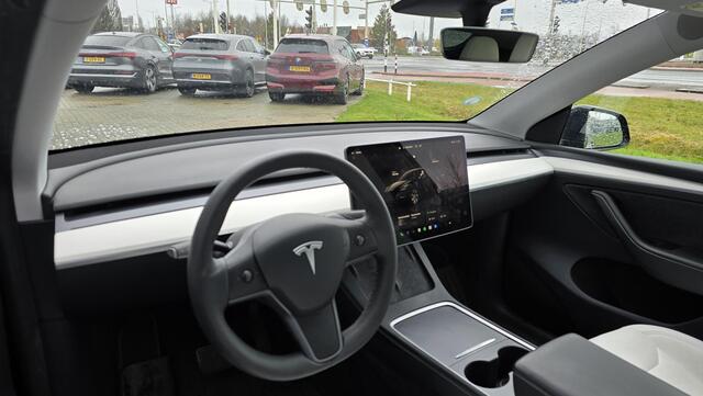 Tesla Model Y Long Range AWD 75 kWh | NAP | Wit leder