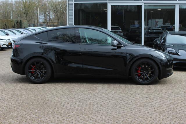 Tesla Model Y Performance AWD 75 kWh / SoH 93,1% / Trekhaak / Autopilot / Panoramadak / Camera / Keyless / Leder / Dodehoek / Navigatie / Stoelverwarming