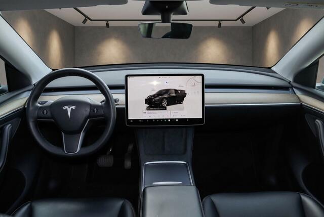 Tesla Model Y RWD 58 kWh Auto Pilot 3 l Trekhaak l AMD RYZEN