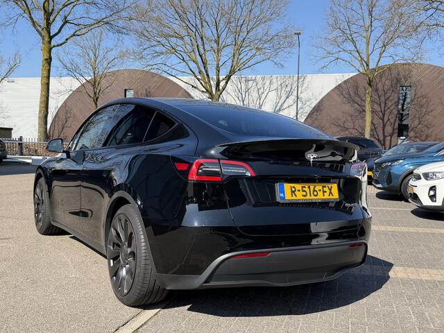 Tesla Model Y Performance AWD 75 kWh VAN ¤38.900,- NU VOOR SLECHTS ¤35.877,- Uw LENTEVOORDEEL ¤3.023,-AUTOPILOT| 21 INCH TURBINE VELGEN| ACHTERBANK VERWARMD| STOEL + STUURVERWARMING |DE HOOGVOLTACCU EN AANDRIJFLIJN GARANTIE TOT 2030 of 192.000KM |