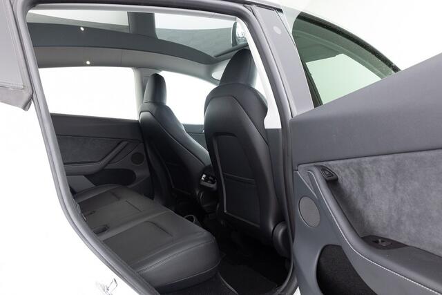 Tesla Model Y Long Range AWD 75 kWh | LEDER | PANORAMADAK *GOEDE VRIJDAG + 2e PAASDAG OPEN!*