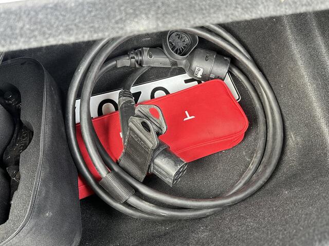 Tesla Model Y Long Range AWD 75 kWh SOH 88%|BTW|VAN ¤30.900,- NU VOOR SLECHTS ¤28.877,- Uw LENTEVOORDEEL ¤2.023,- | AFNEEMBARE TREKHAAK|DE HOOGVOLTACCU EN AANDRIJFLIJN GARANTIE TOT 2030 of 192.000KM| AUTOPILOT| STOEL+ STUURVERWARMING| ACHTERBANK VERWARMD