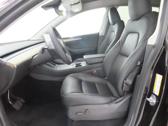 Tesla Model Y RWD 58 kWh | 43.000 KM | SOH 92,8% | AutoPilot | Panorama - Dak | WORDT VERWACHT!