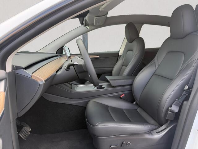 Tesla Model Y Long Range AWD 75kWh | BTW | auto-pilot