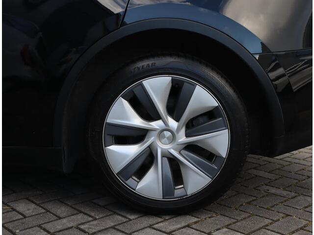 Tesla Model Y Long Range AWD 75 kWh | 94.4% SOH | Pano | Autopilot | Leer | Stoel, Stuur en Achterbank verwarmd