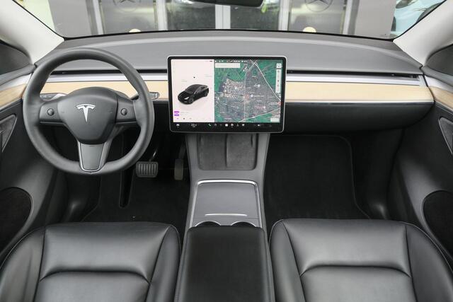 Tesla Model Y RWD 58 kWh Autopilot *BTW* *SOH 93%* 1e eigenaar Black Edition NLauto 20" LMV