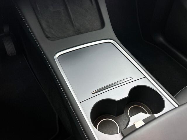 Tesla Model Y Long Range AWD 75 kWh | Navi | Clima | Leder |