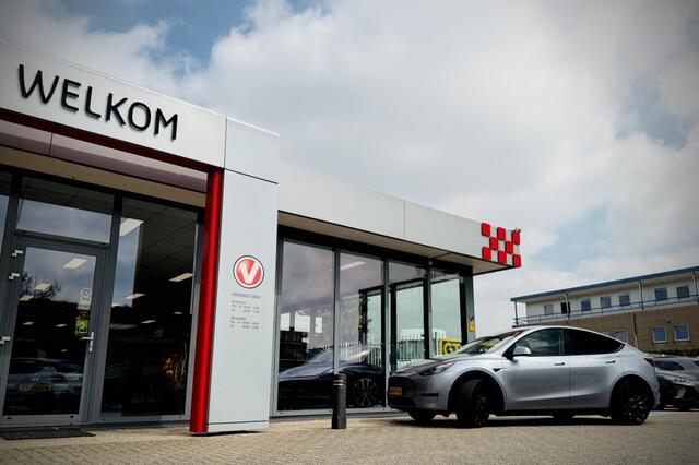 Tesla Model Y Performance AWD 75kWh Long Range | TREKHAAK | HW4 | SELF DRIVING