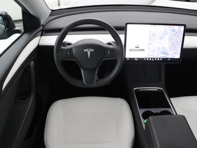 Tesla Model Y Performance AWD 75 kWh | SOH 94.8% | Traffic-Aware Cruise control | Leder | Achterbank verwarming | 21'' | Full LED | Panoramadak |