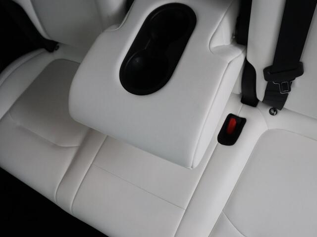 Tesla Model Y Performance AWD 75 kWh | SOH 94.8% | Traffic-Aware Cruise control | Leder | Achterbank verwarming | 21'' | Full LED | Panoramadak |